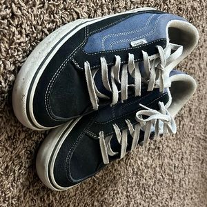 Vans Old Skool shoe. blue suede and canvas. Men’s size 9